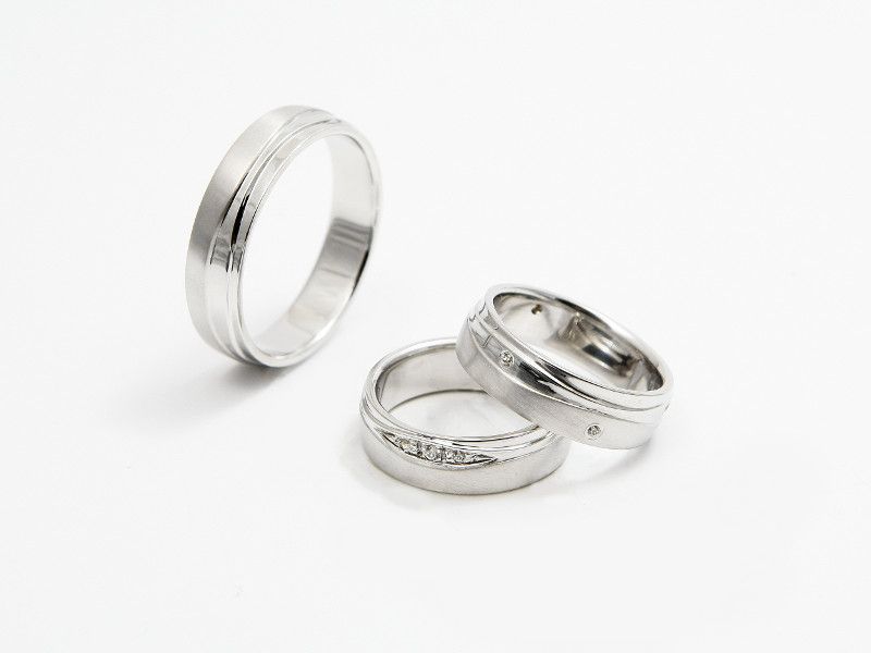 Poročni prstani iz belega in roza zlata