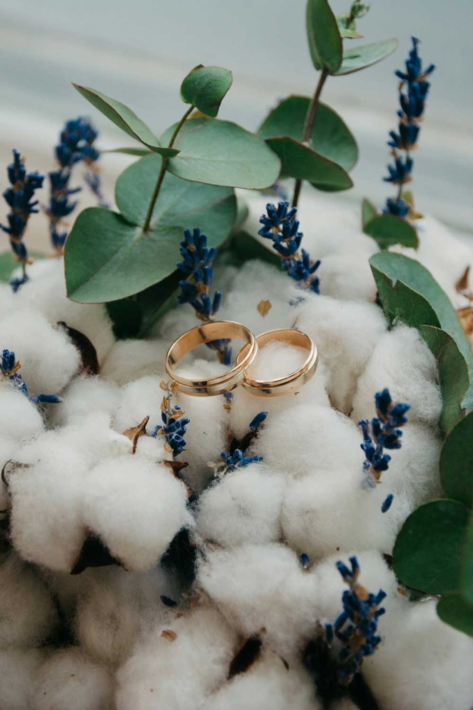 Poročni prstan za ženina in nevesto