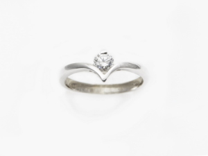ZAROČNI PRSTAN Z BRILJANTOM